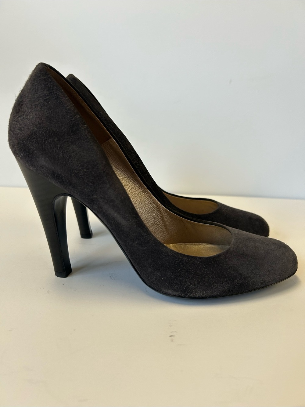 Like New with Box - Ferragamo Neiva Purple Grey Suede Almond Toe Heels 9.5 B